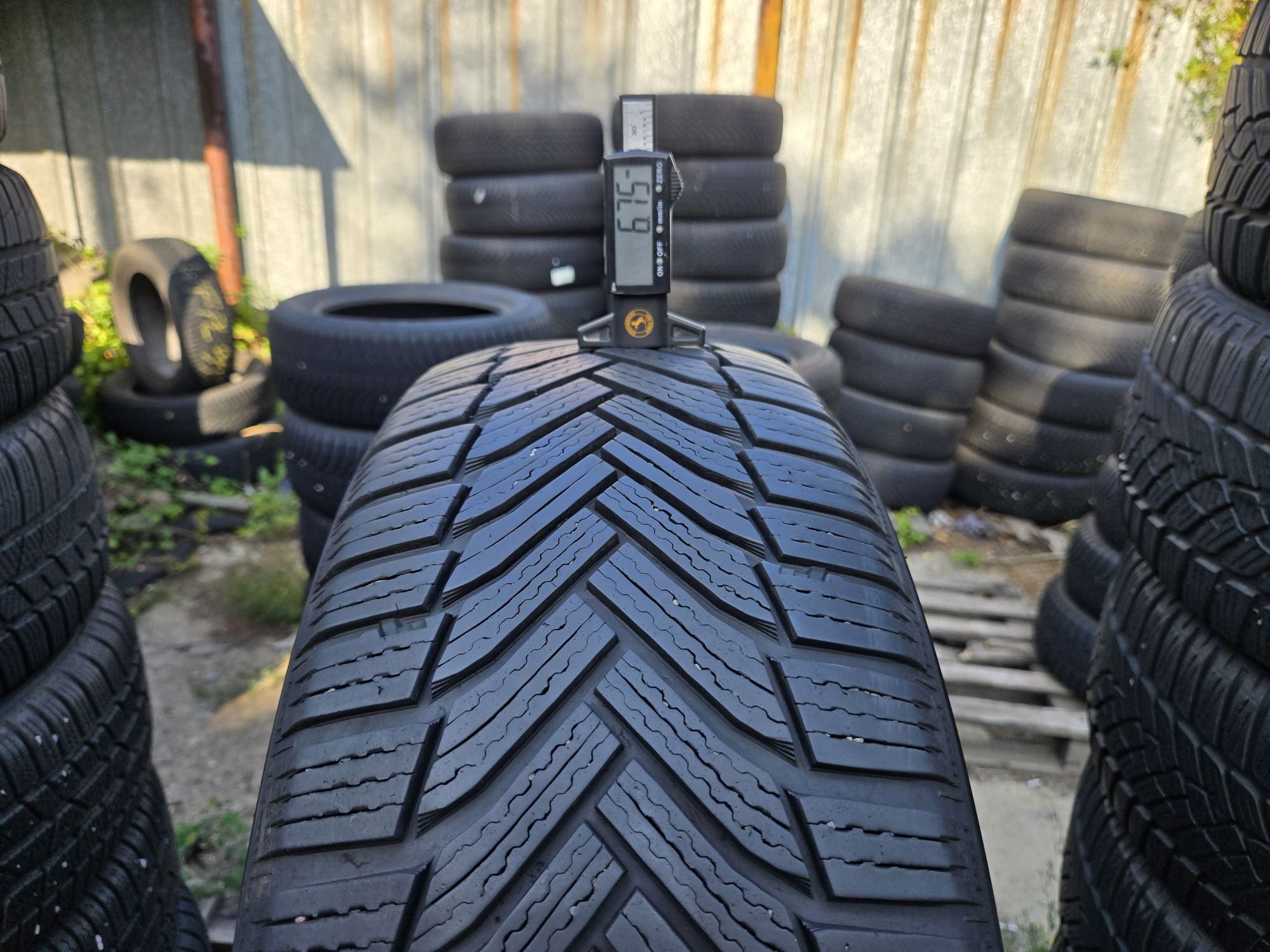 4бр. 215 60 16 Michelin зимни.