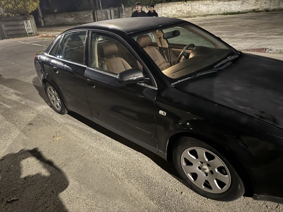 Vand audi a4 negru