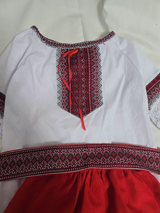 Costume traditionale de fetite