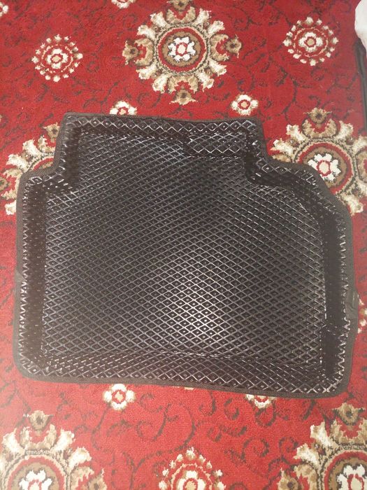 Полик  для  малибу