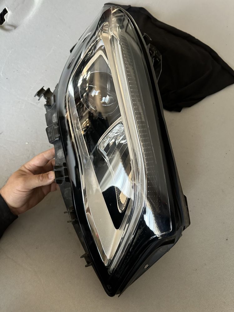 Far dreapta full led mercedes gla x156.cod:a1569067000.