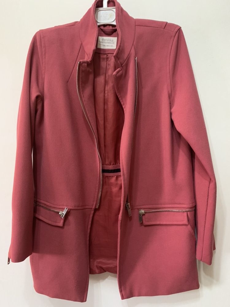 Palton / jacheta roz cu detalii argintii