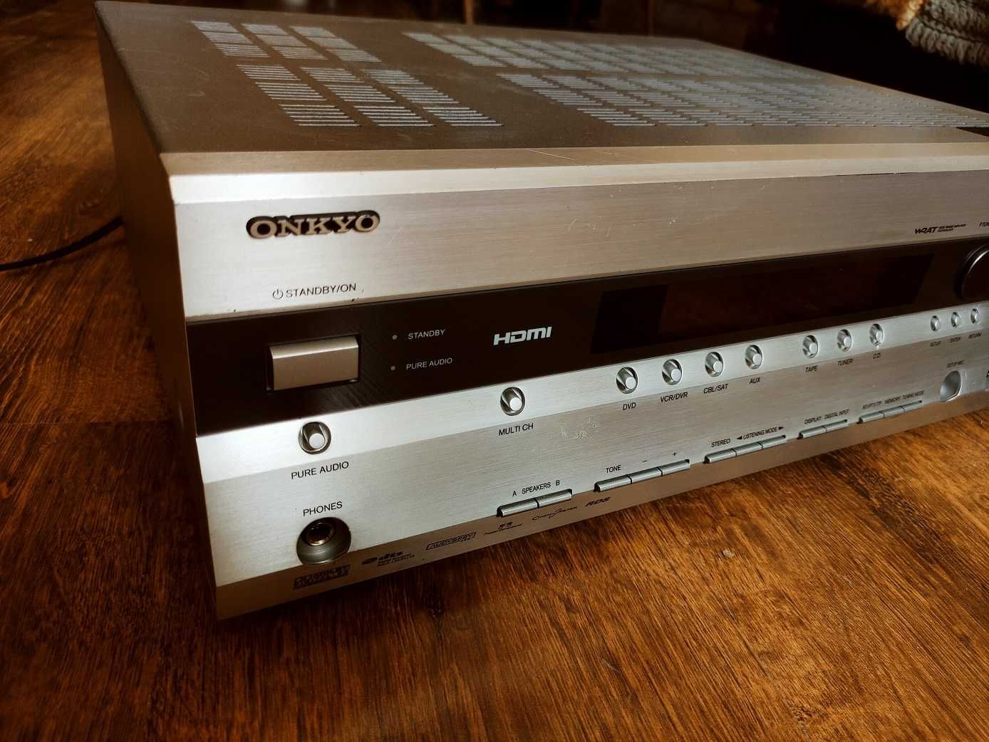7.1 Receiver ONKYO TX-SR505E с външни забележки