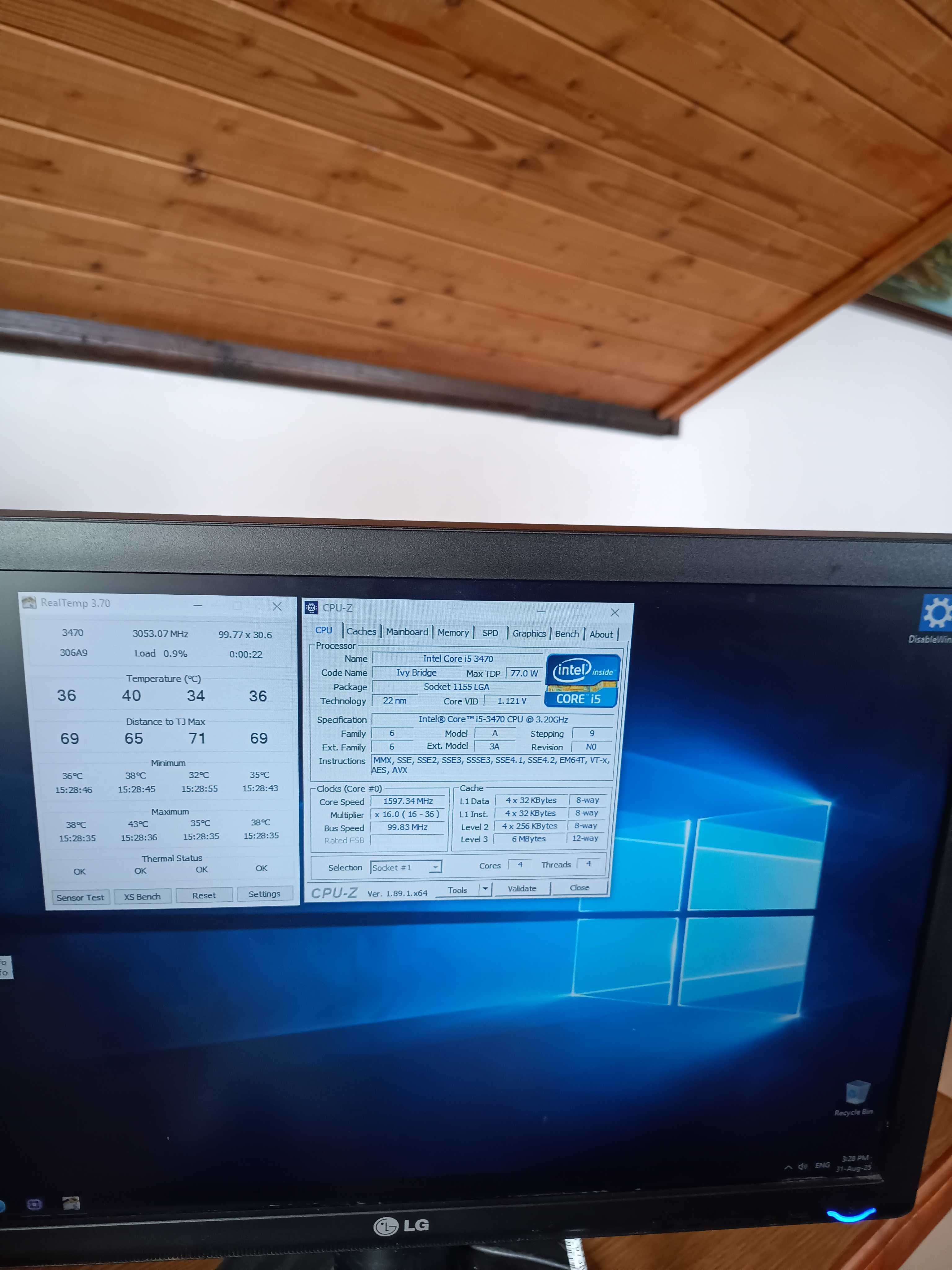 HP Compaq Elite 8300 SFF + 19" LG Monitor