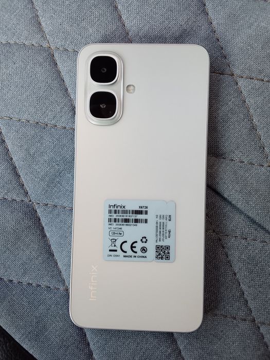 Infinix smart 10  4+4/128 как новый