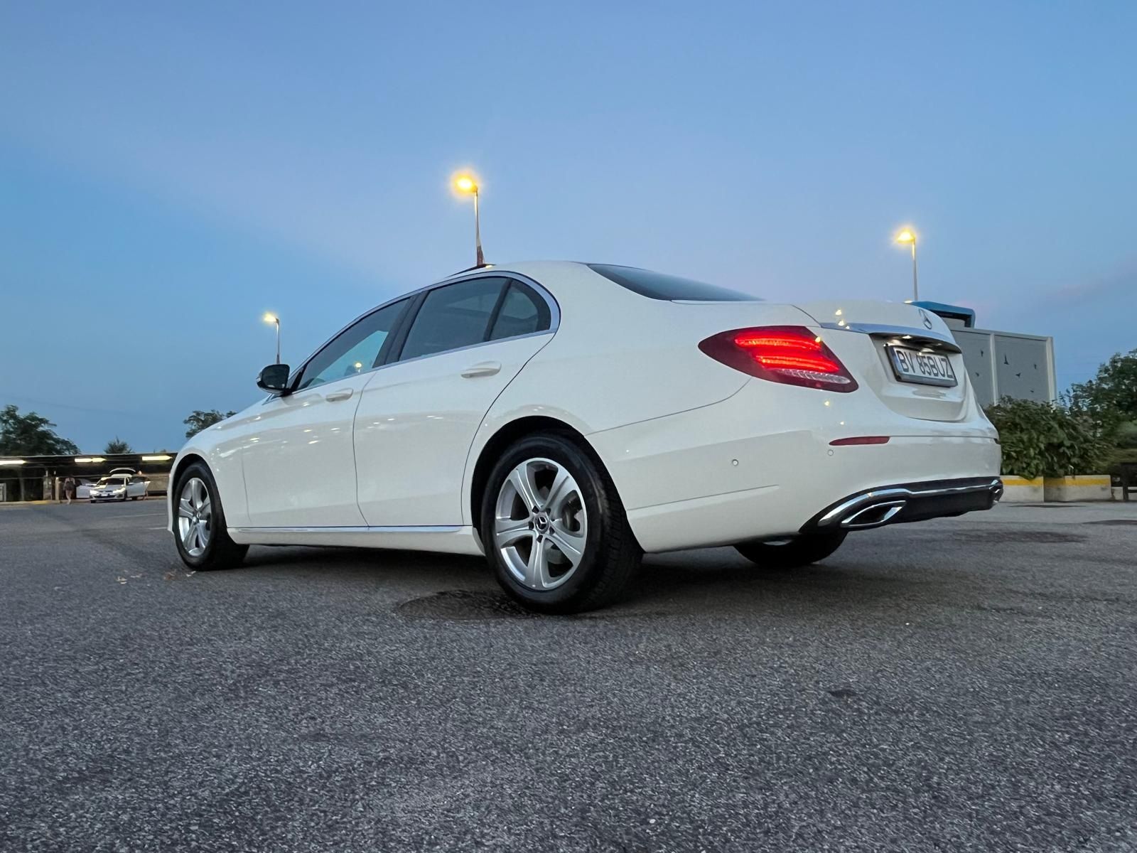 MERCEDES E 220 2017