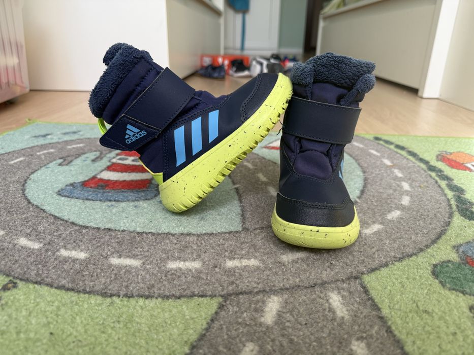Детски апрески Adidas Winterplay, размер 24