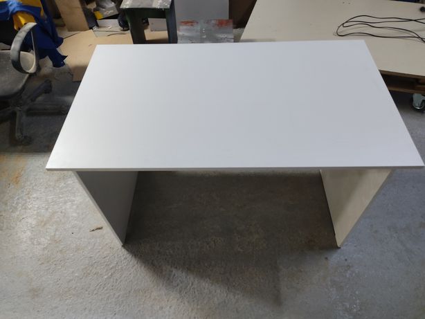 Продам новый стол