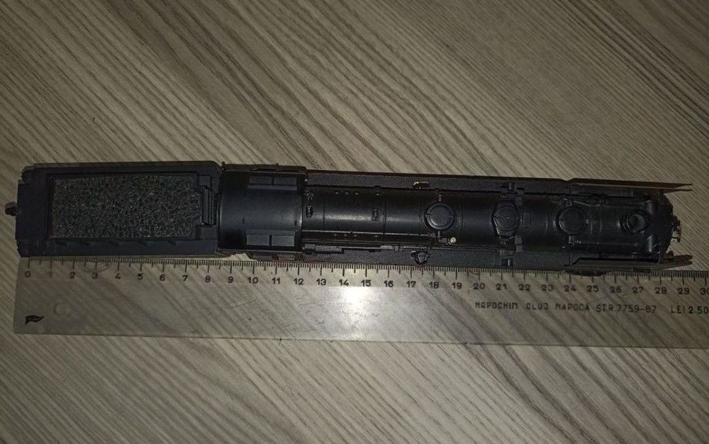 Locomotiva BR 41 , producător Marklin 
Roți metalice izolate, se poate