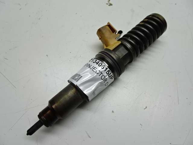 Injector D13C 21340615 , Piese Camioane second/Nou