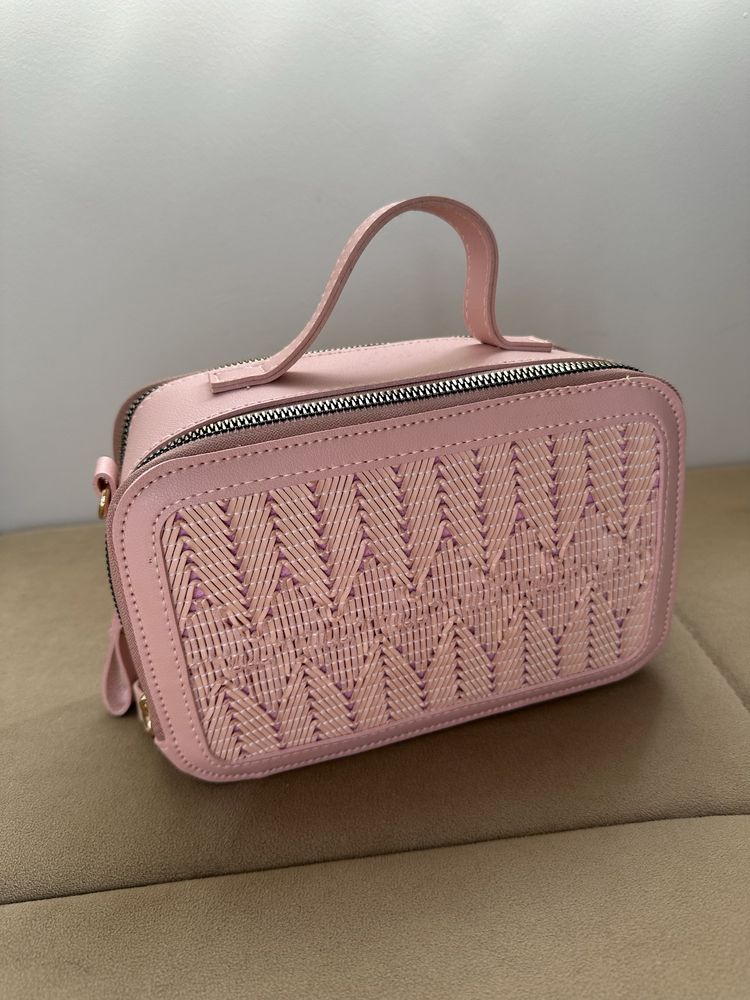 Розова дамска чанта