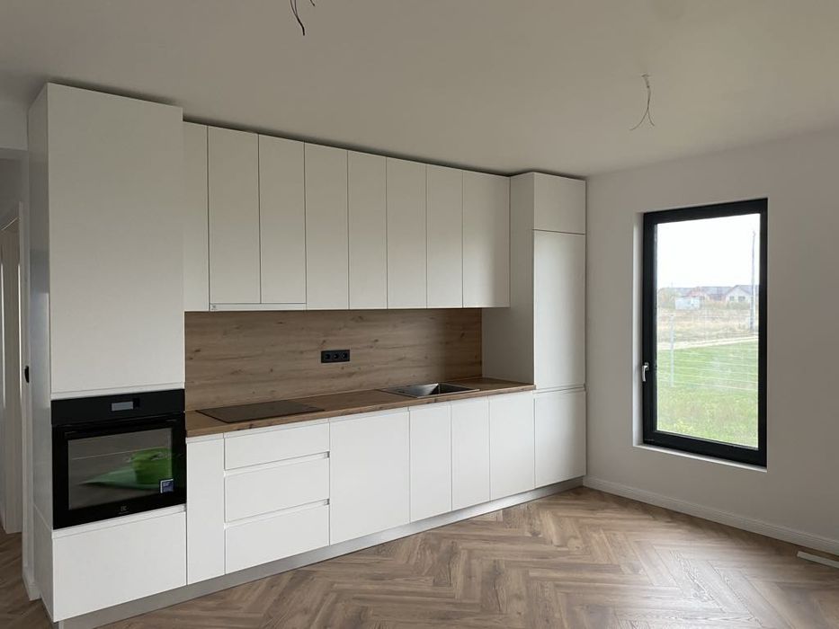 Casa moderna de vanzare la cheie!