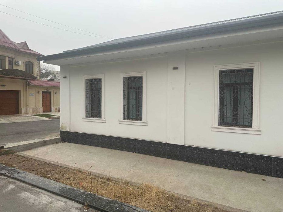 СРОЧНО продаётся дом(Угловой) в Мирзо Улугбекском районе Дагестанаский