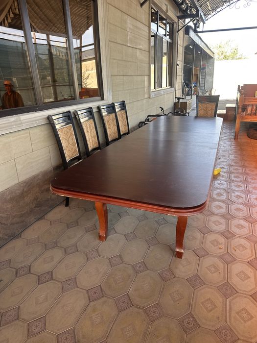 Авальный стол стулья