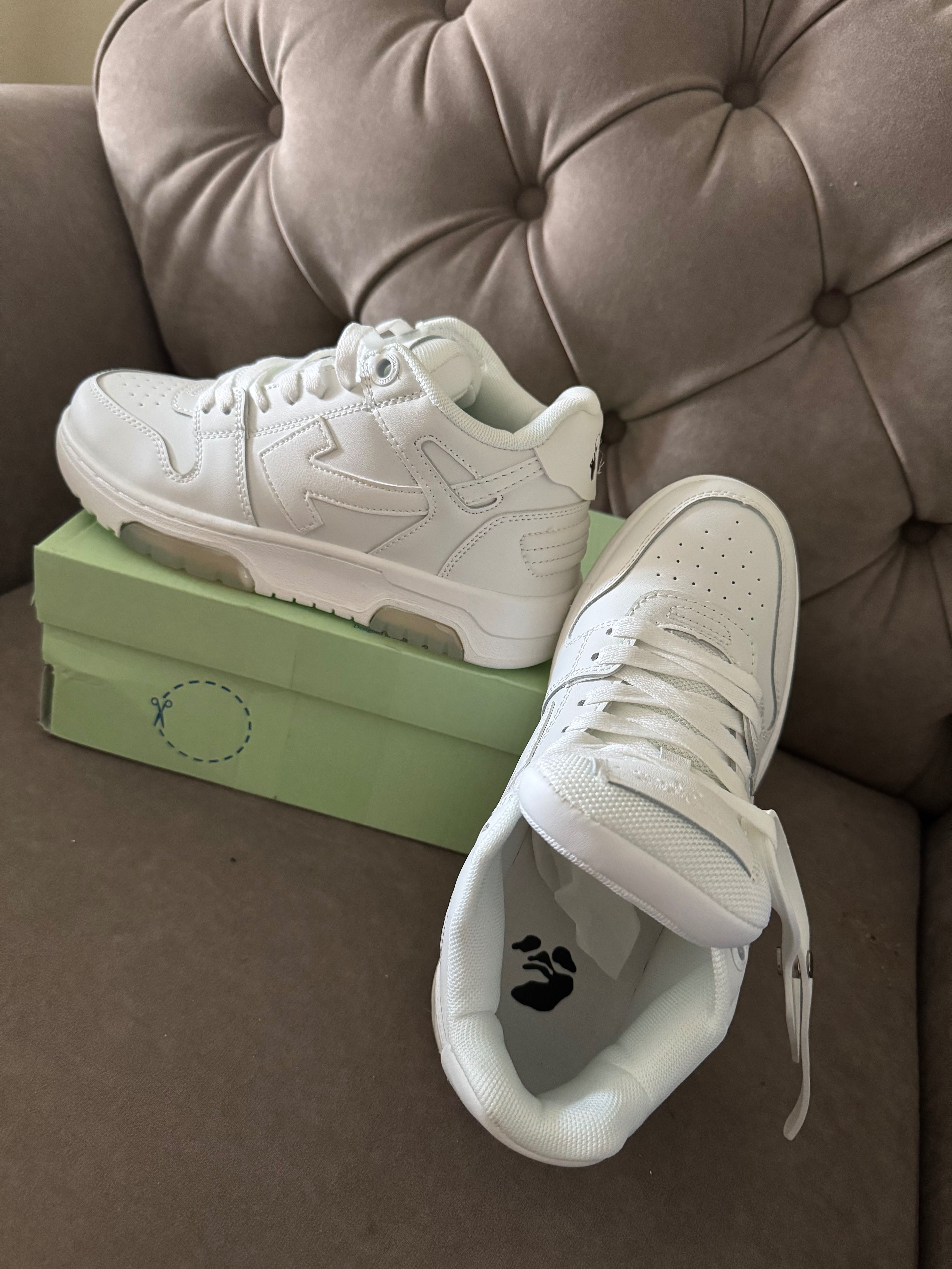 Off White “OOO” Sneakers Premium