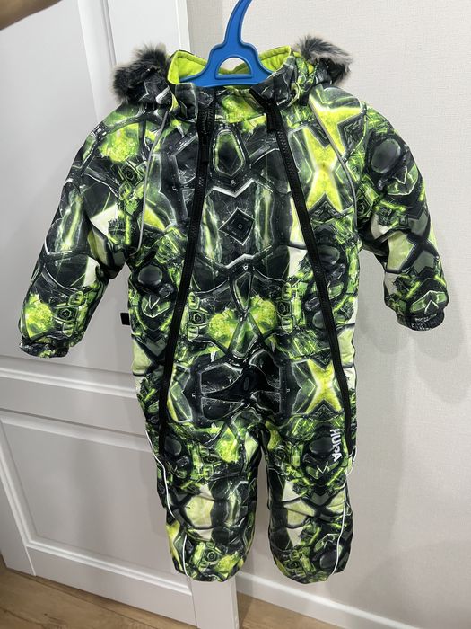 Продам зимний комбинезон Huppa