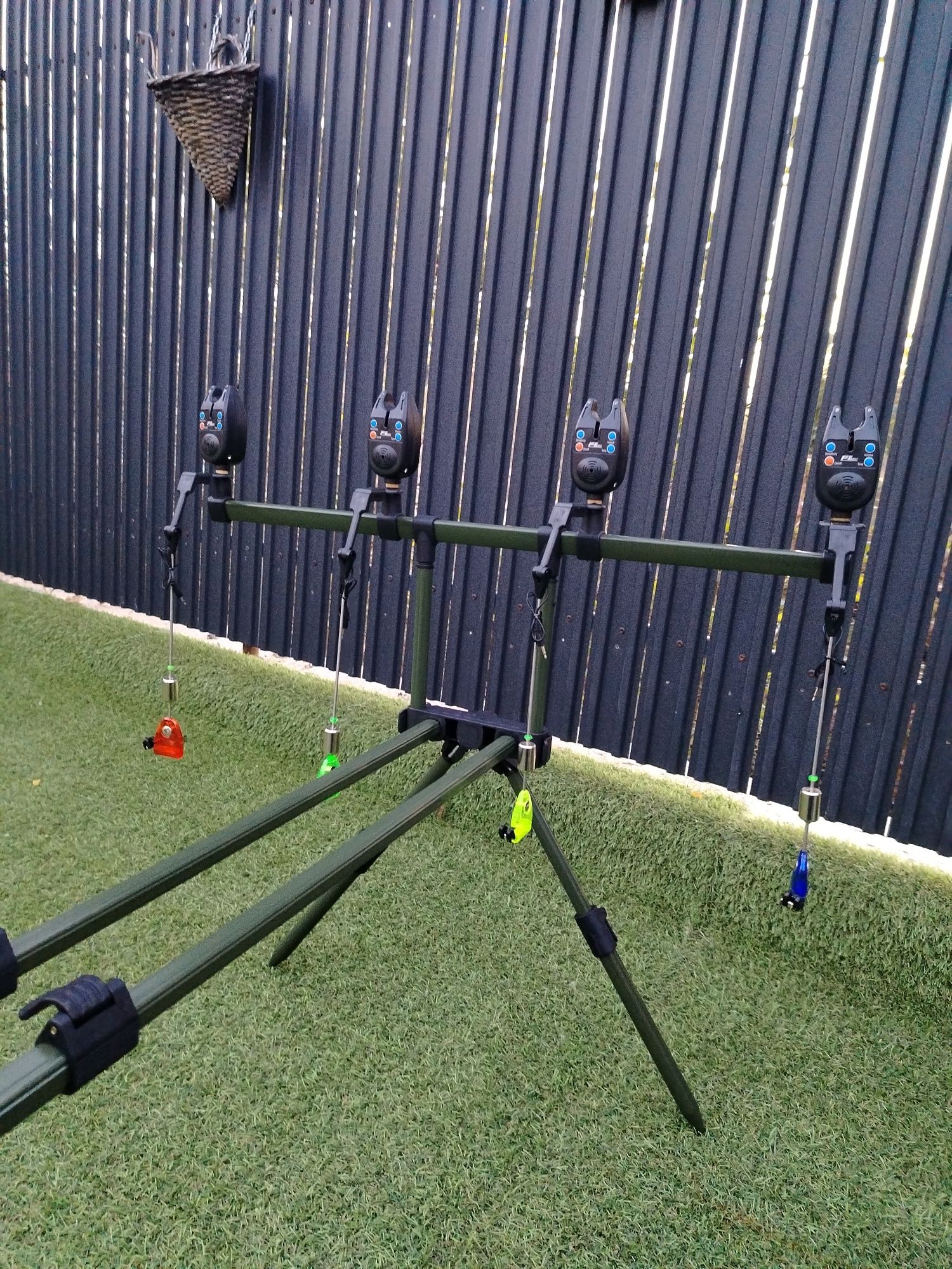 Rod pod DUO POD full echipat cu 4 avertizori TLI10 si 4 swingere lumin