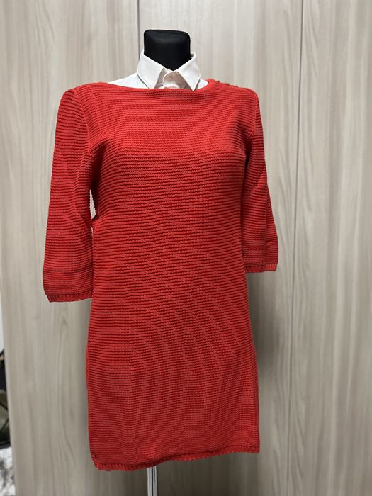 Vand pulover rosu corai tip rochita marime m marca h&m