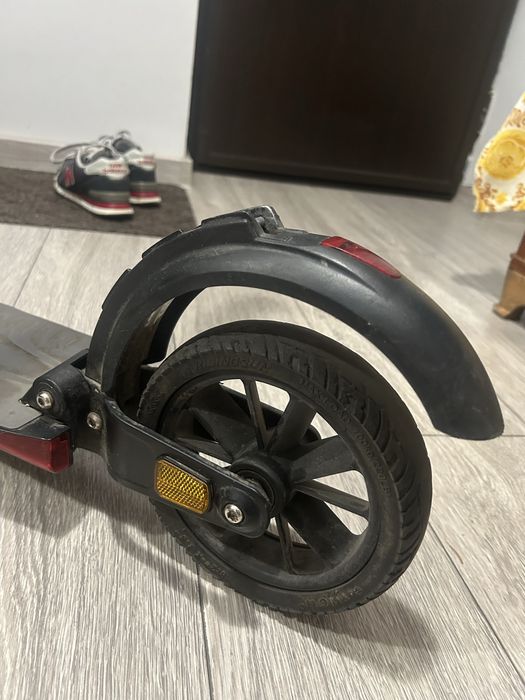 Trotineta electrica Booster ES la pret avantajos