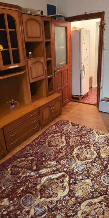 Închiriez Garsonieră Confort 1 Strada Constructorilor Etaj 1 Pret 200E