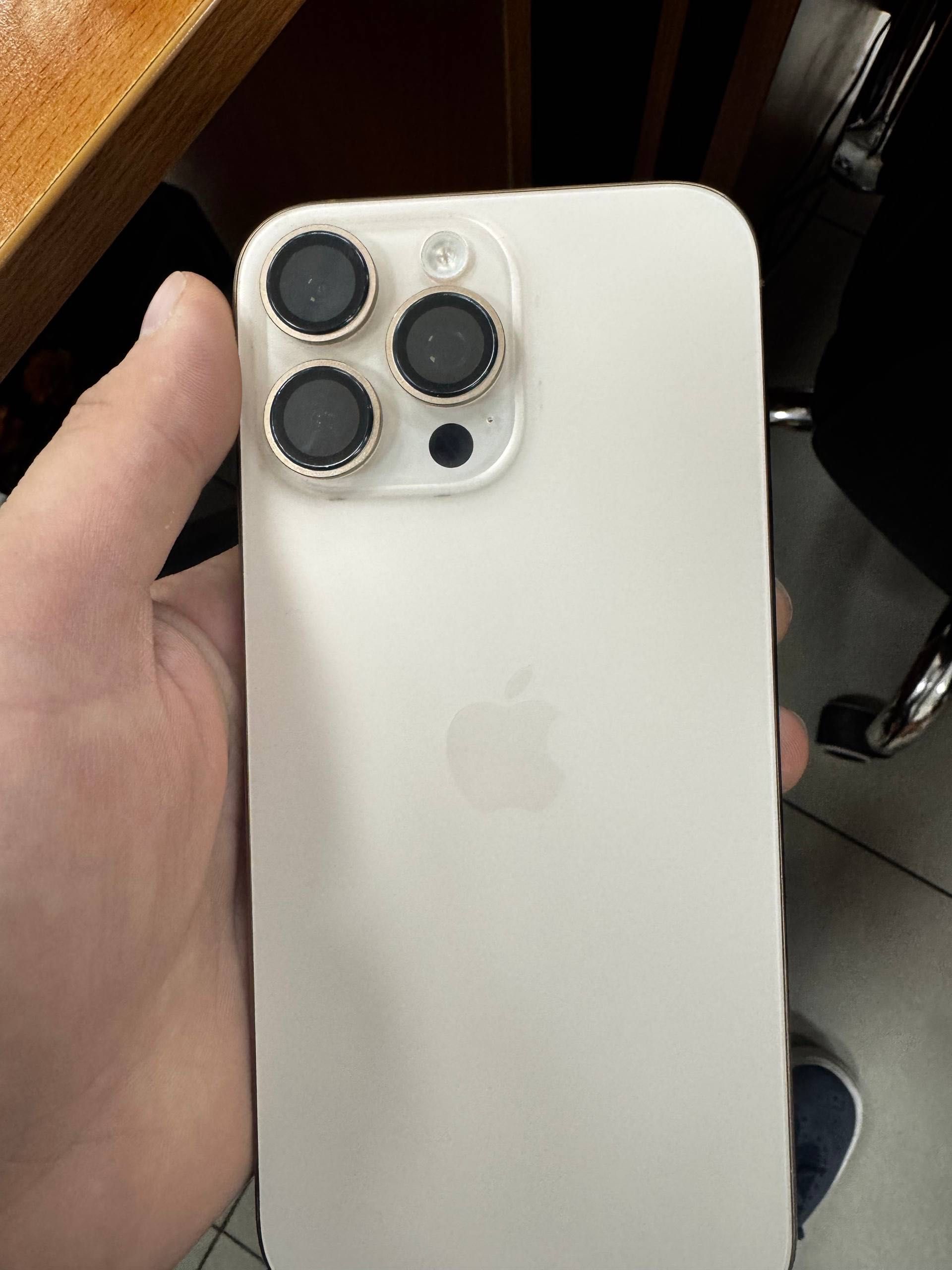 IPhone 16 pro max desert titanium