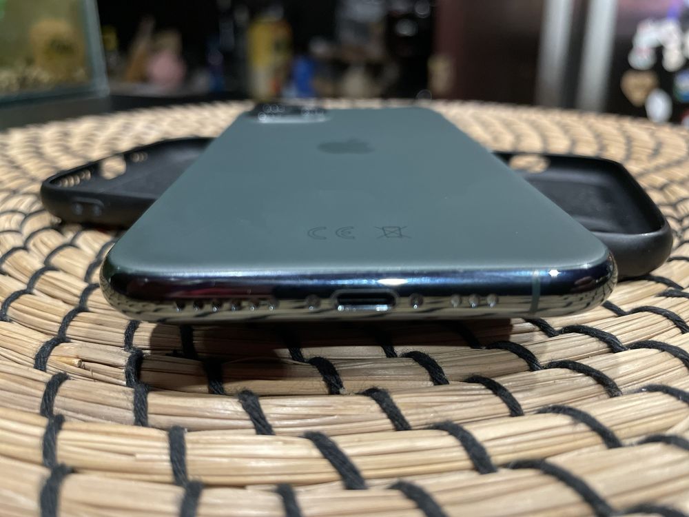 iPhone 11 pro 64 гб като нов