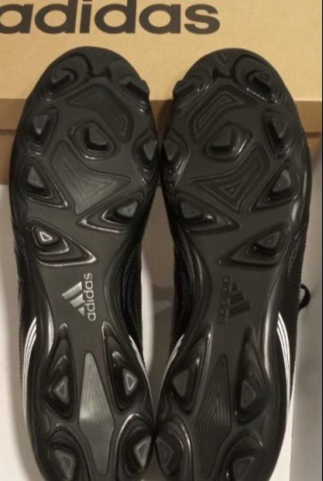 Футболни обувки Adidas - Чисто Нови