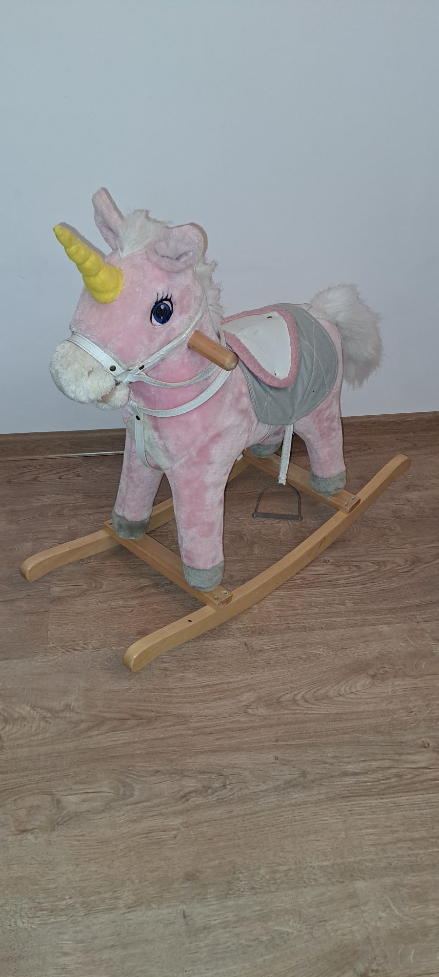 Unicorn roz balansoar cu sunete