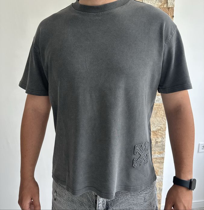 Тениски “Eksi1”.