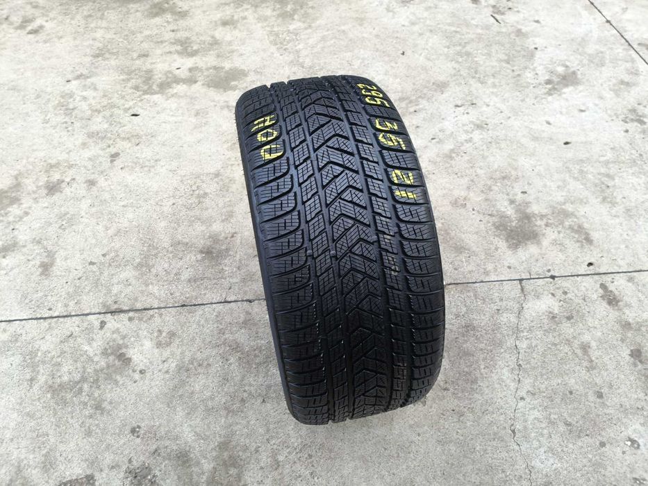 O anvelopa noua de iarna 295 35 21 pirelli scorpion winter N0