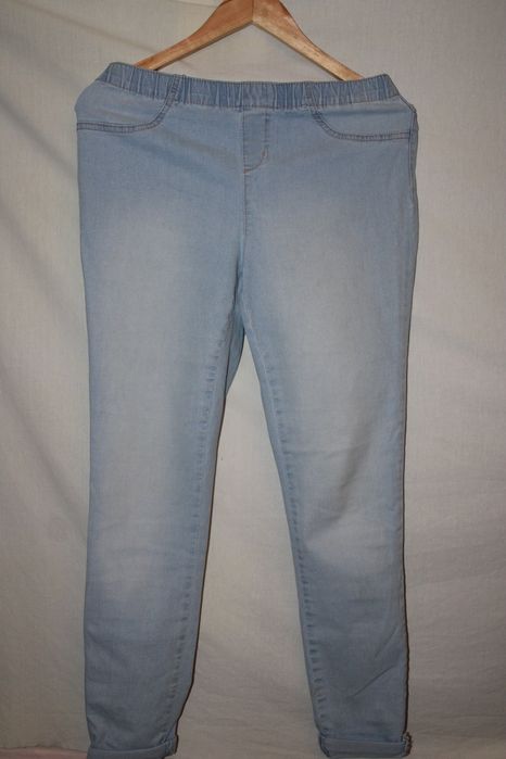 Blugi albastri cu talie medie/inalta