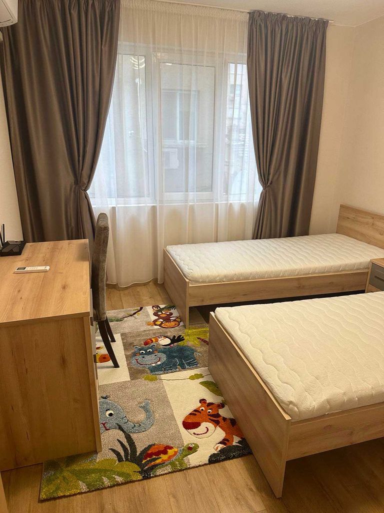Дава се под наем Тристаен апартамент в Бургас, Възраждане - 110 кв.м за 700 € - Снимка #3