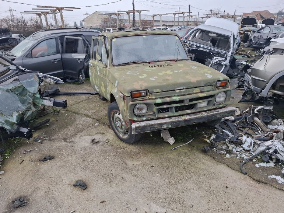 Dezmembrez Lada Niva 1600/bara lata Lada niva /usa Lada niva