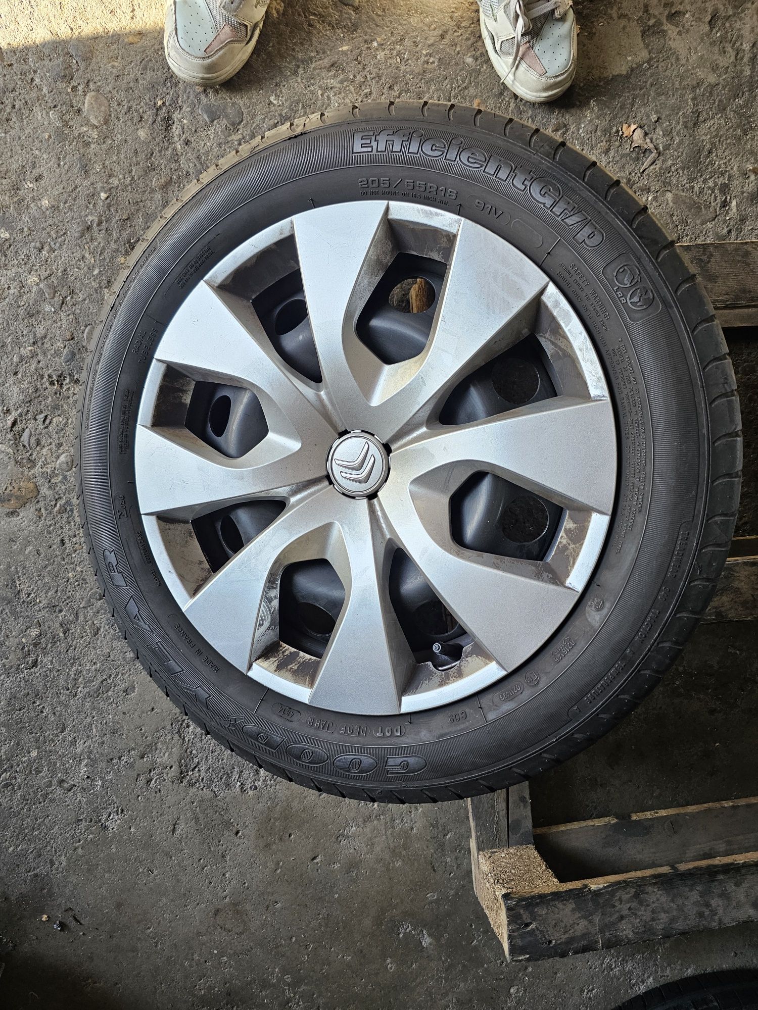 4 jante 4x108 cu anvelope vara 205 55 16 Goodyear