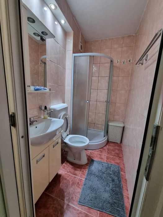 Inchiriez garsoniera