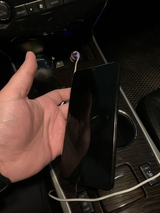 Самсунг А10s срочно продам