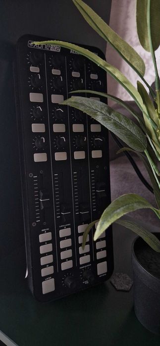 Stand DJ + K2 + Minilab