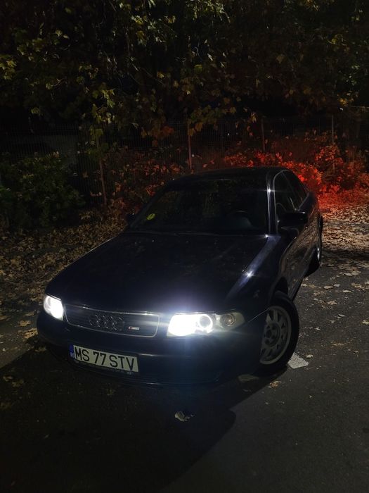 Vând Audi A4 B5 1.8
