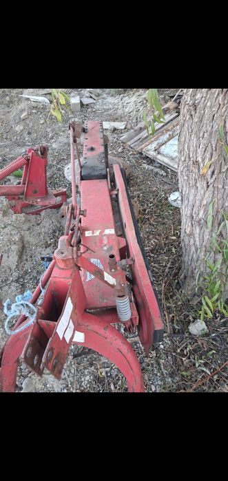 Vând tractor cu utilaje aferente