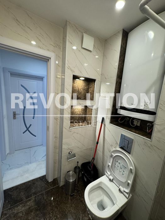 Дава се под наем Тристаен апартамент в Пловдив, Кършияка - 110 кв.м за 1000 € - Снимка #10