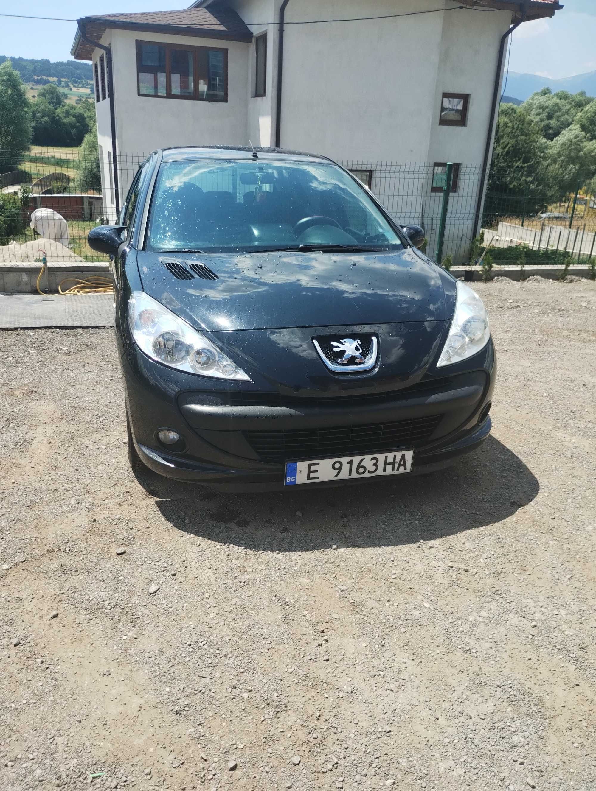Продавам пежо 206+ 2011г