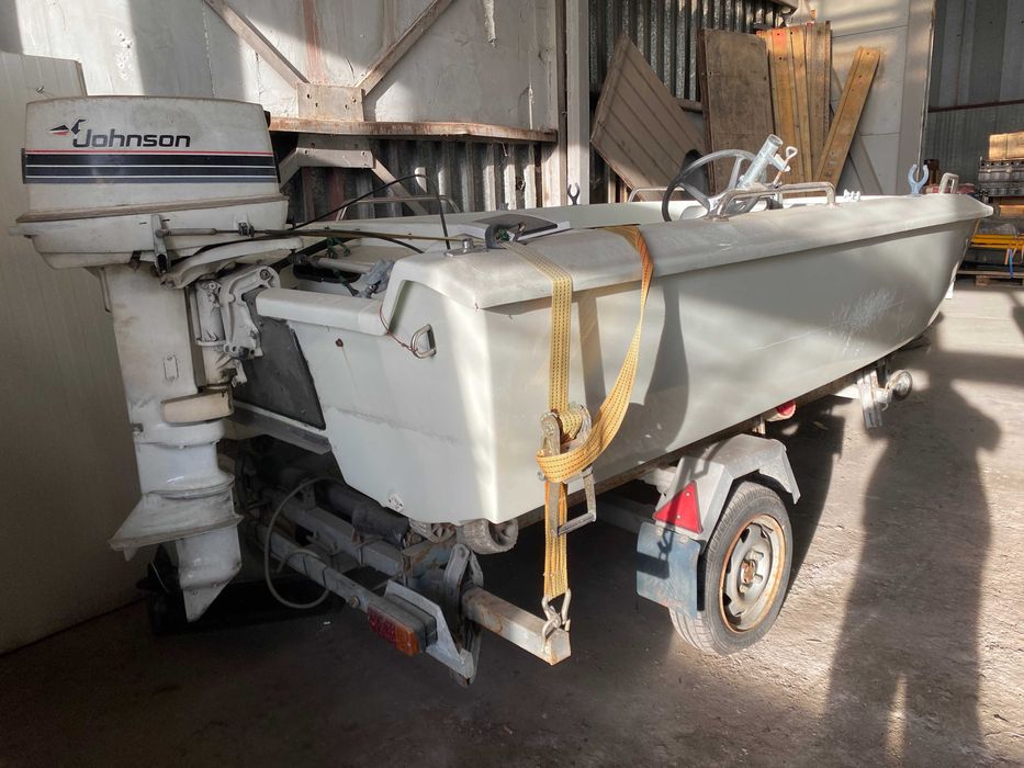 Лодка 4.5м с колесар