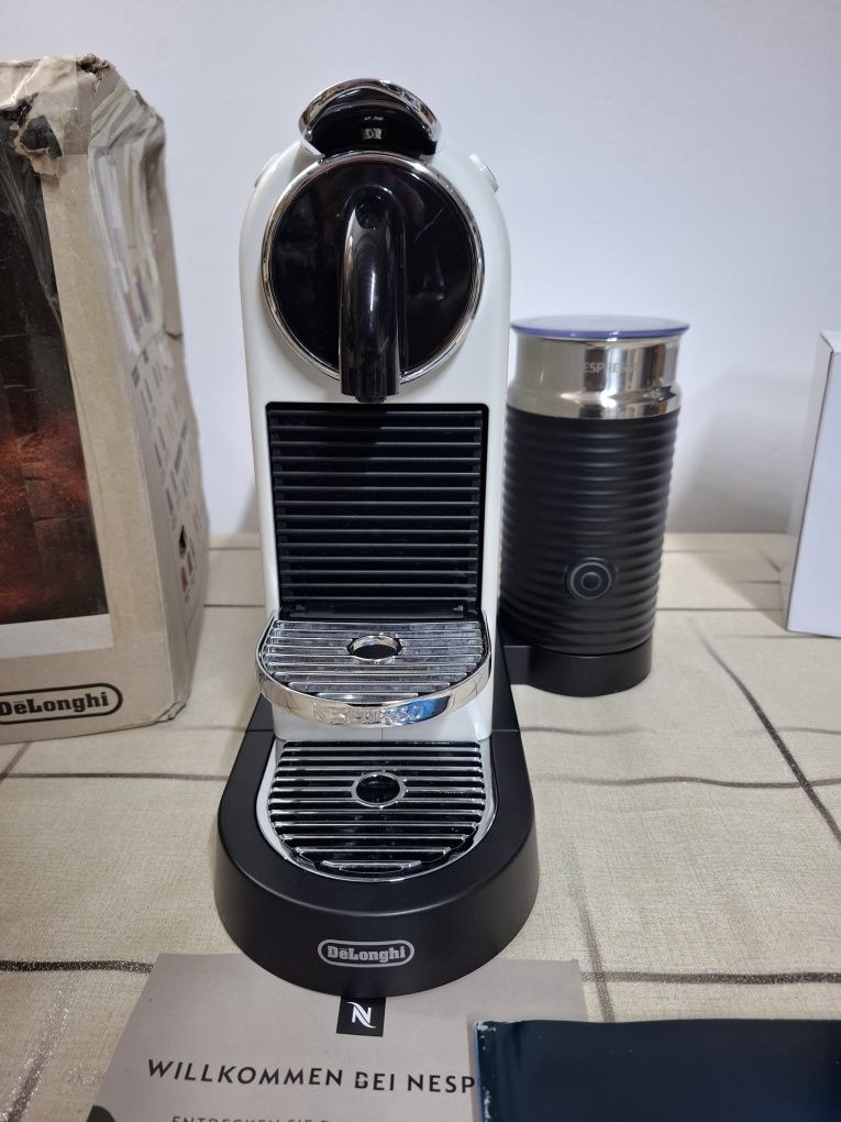 Кафемашина с капсули Nespresso CitiZ и Aeroccino 3,19 bar, 1720W.