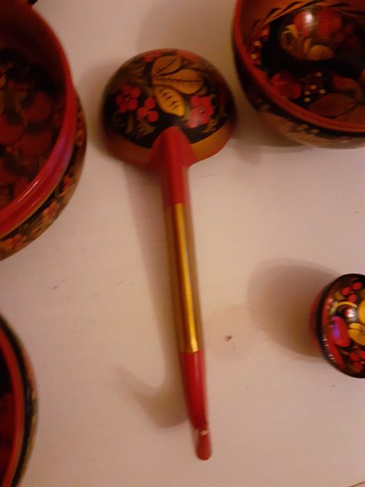 19.	Уникален Набор чиниек с лъжеци. Хохлома.     Цена – 83 лева.