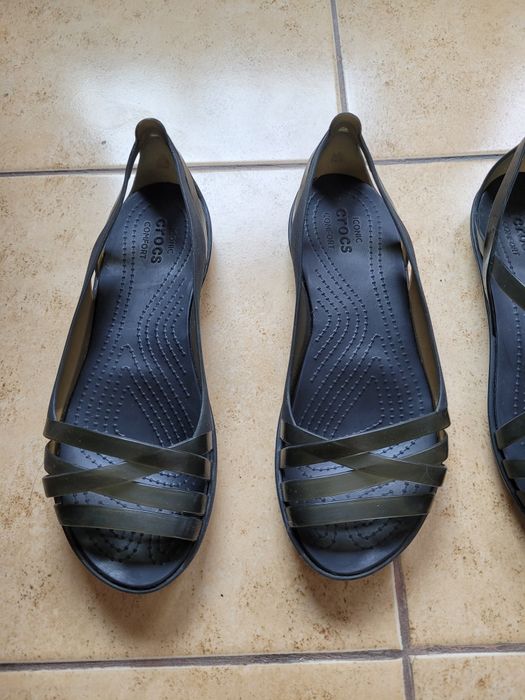 Продам crocs женские