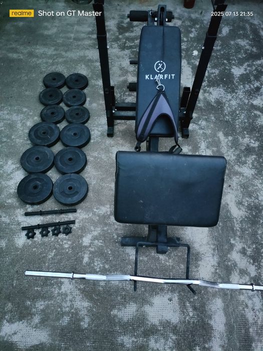 Vând masă de fitness, 2x gantere, bară z, greutăți 6x2,5kg și 6x10kg.