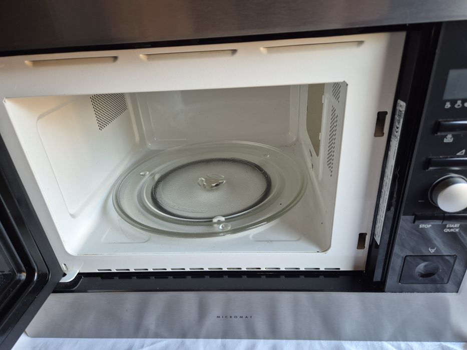 Продаётся встраиваемая микроволновая печь AEG