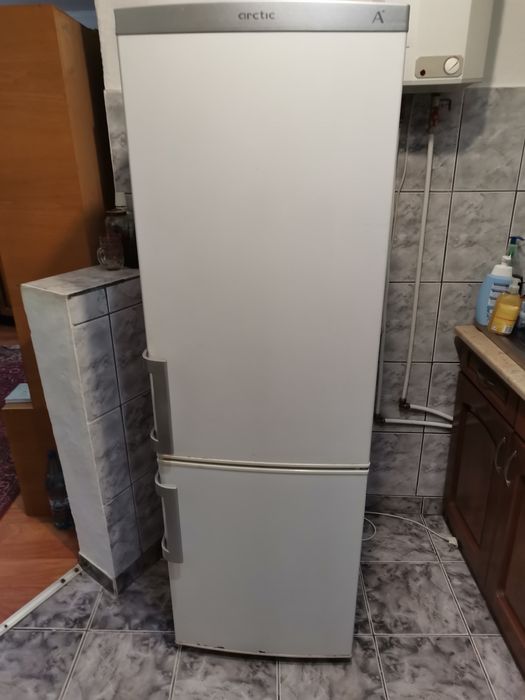 Frigider Artic cu congelator