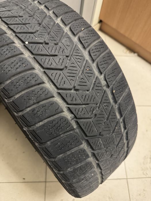 225/45/17 PIRELLI 2 бр. Зимни
