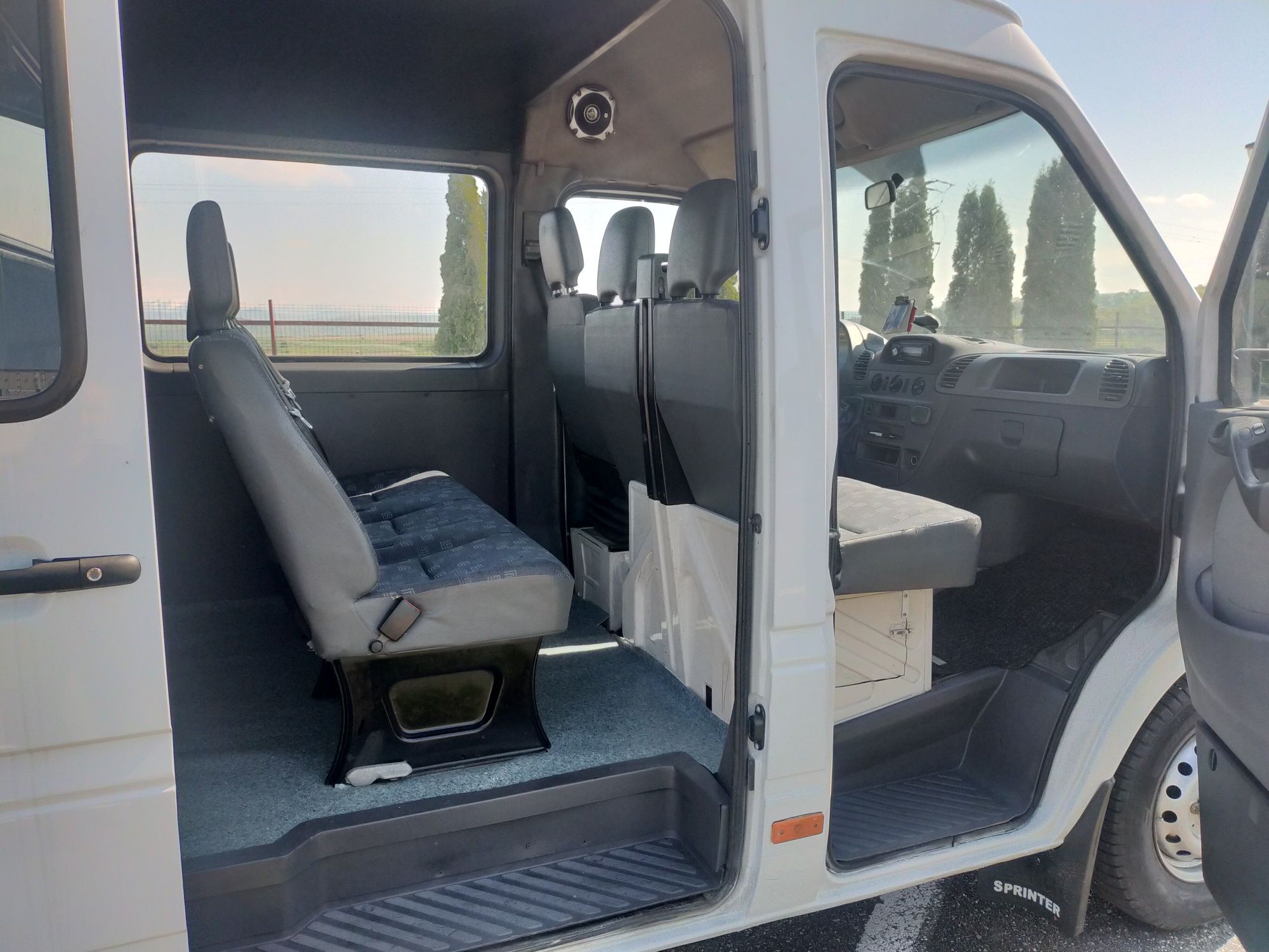 Vând Mercedes Sprinter 311 CDI 6 locuri si marfa